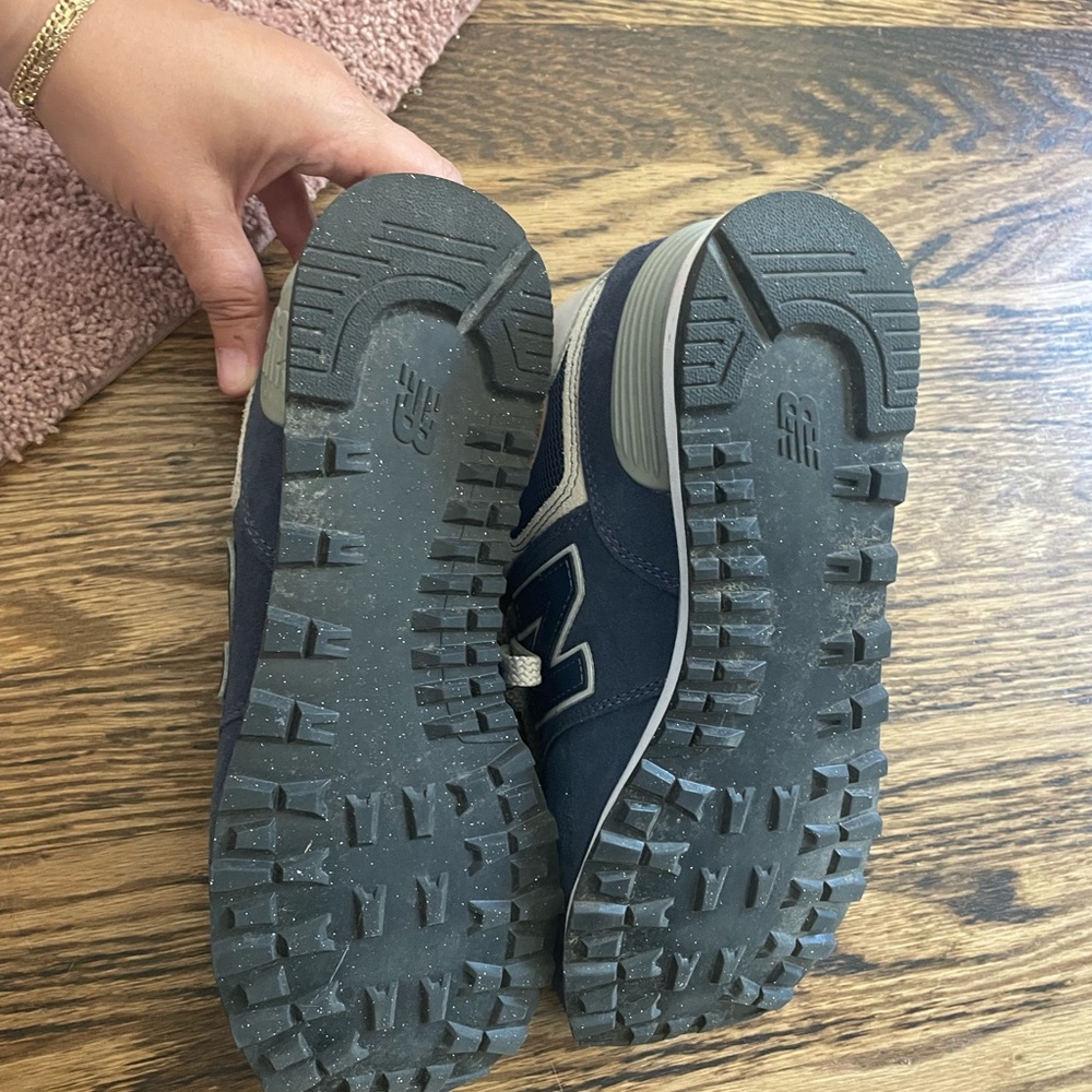 New Balance Women's/Men's 574 Navy and Gray Sneakers - Picture 6 of 6